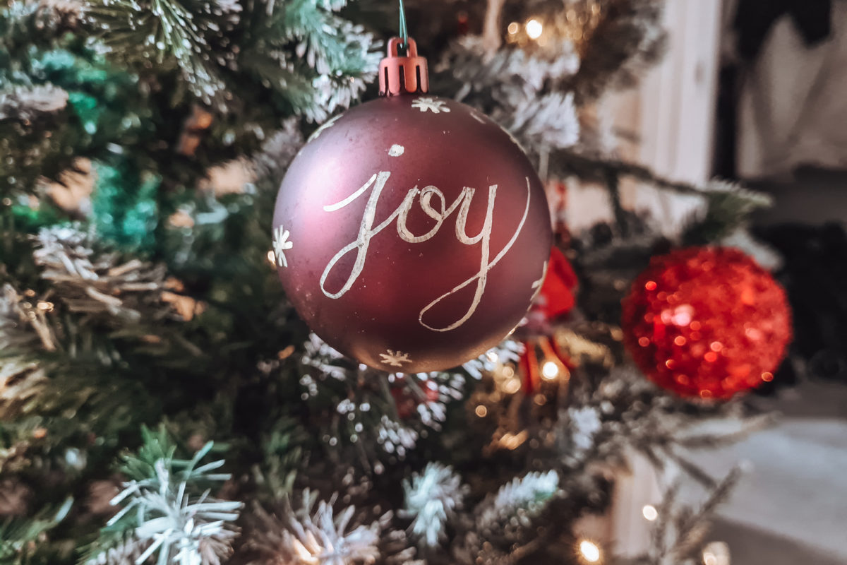 jet2 holiday event christmas bauble
